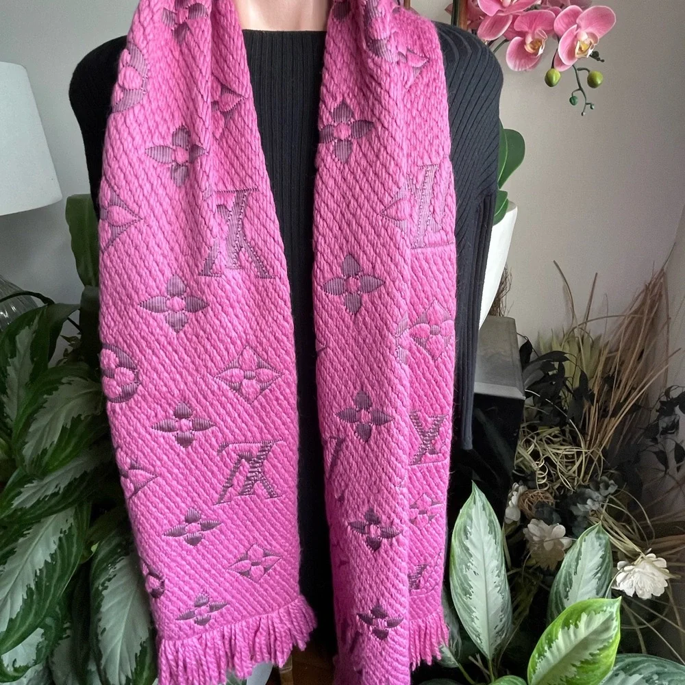 Louis Vuitton Echarpe Stole Scarf/Muffler. - Picture 3 of 11